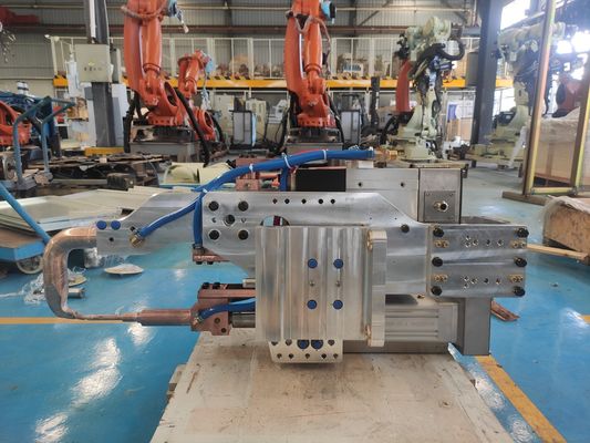 Αντίσταση Αυτοκινητό σωλήνα συγκόλλησης Cnc αυτόματο X τύπου του ρομπότ σημείο συγκόλληση όπλο C-τύπου